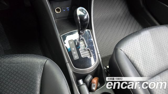 Hyundai Accent 2015 — photo 12