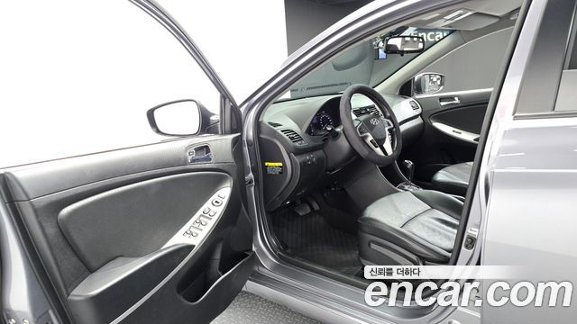 Hyundai Accent 2015 — photo 13