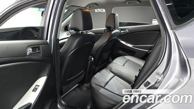 Hyundai Accent 2015 — photo 17