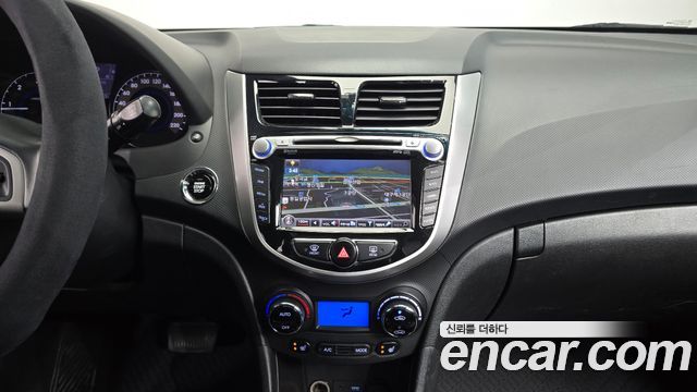 Hyundai Accent 2015 — photo 19