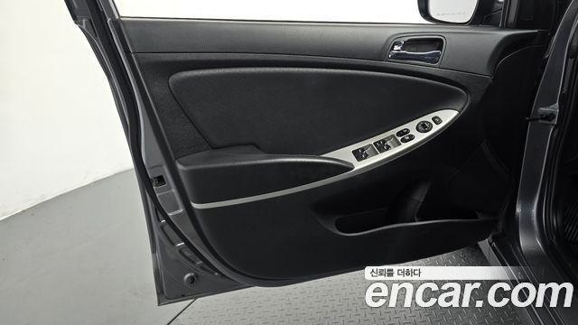 Hyundai Accent 2015 — photo 14