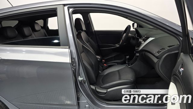 Hyundai Accent 2015 — photo 16