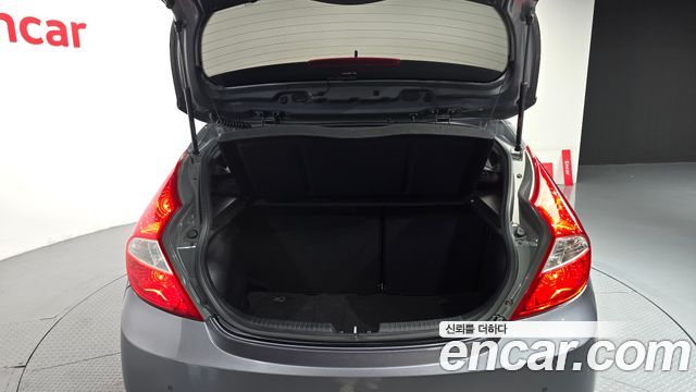 Hyundai Accent 2015 — photo 28