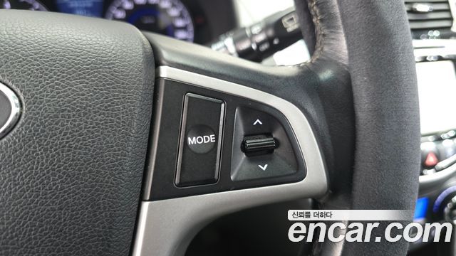 Hyundai Accent 2015 — photo 29