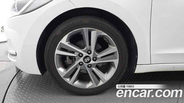 Hyundai AVANTE 2017 — photo 5