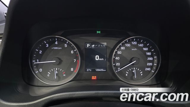 Hyundai AVANTE 2017 — photo 11