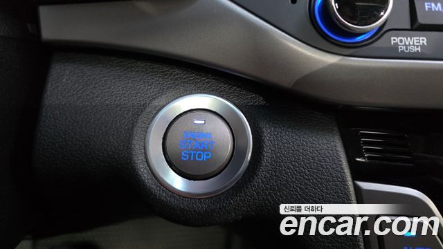 Hyundai AVANTE 2017 — photo 24