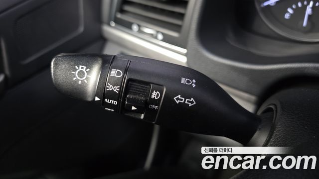 Hyundai AVANTE 2017 — photo 30