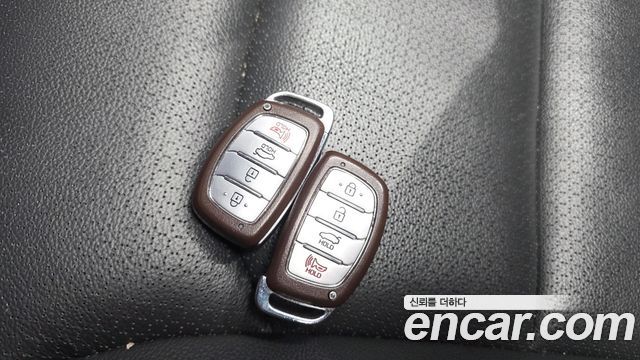 Hyundai AVANTE 2017 — photo 31