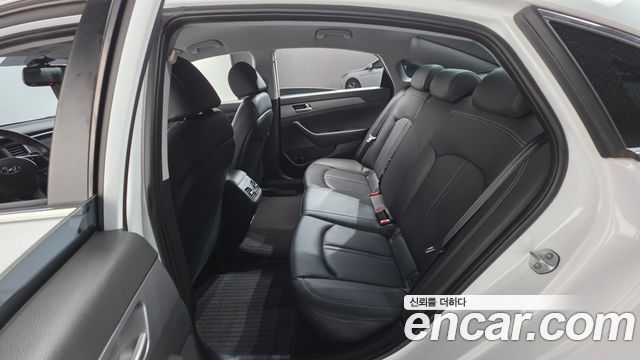 Hyundai Sonata 2018 — photo 17