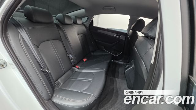 Hyundai Sonata 2018 — photo 19