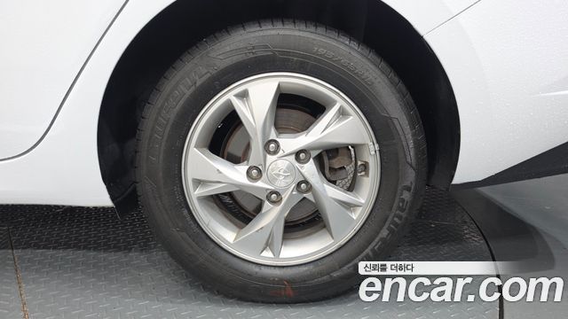 Hyundai AVANTE 2021 — photo 7