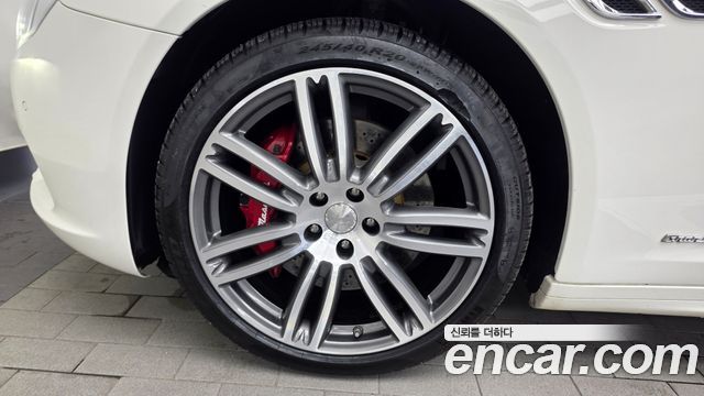 Maserati Quattroporte 2018 — photo 5