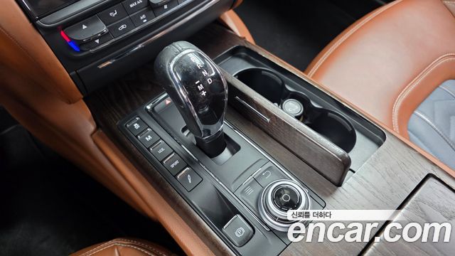 Maserati Quattroporte 2018 — photo 9