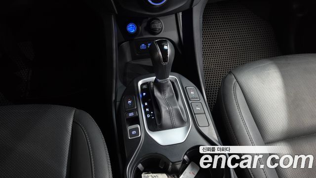 Hyundai Santafe 2018 — photo 12