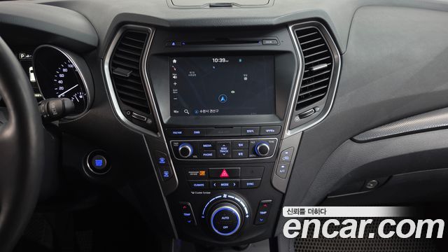 Hyundai Santafe 2018 — photo 19