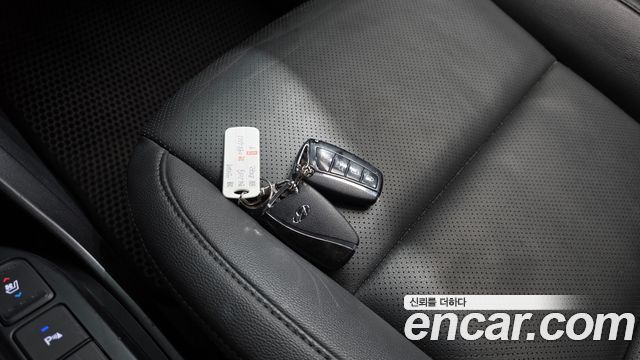 Hyundai Santafe 2018 — photo 21