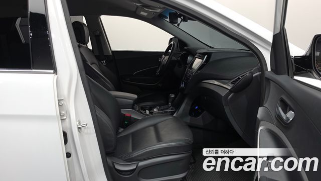 Hyundai Santafe 2018 — photo 16