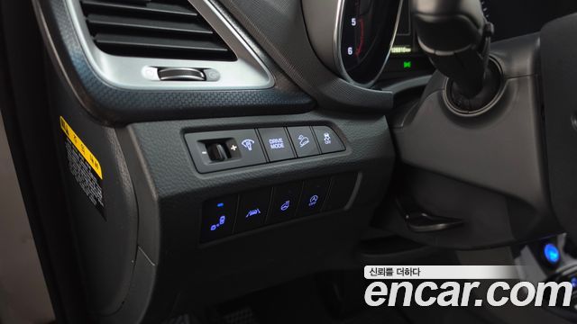 Hyundai Santafe 2018 — photo 27