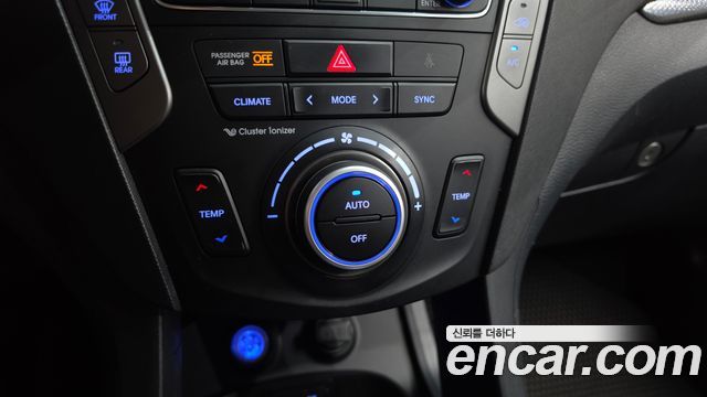 Hyundai Santafe 2018 — photo 31