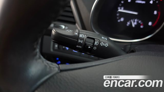 Hyundai Santafe 2018 — photo 33