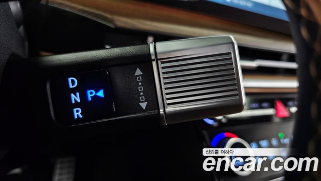 Hyundai Santafe 2025 — photo 12