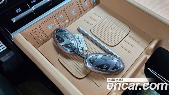 Hyundai Santafe 2025 — photo 21