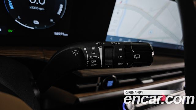 Hyundai Santafe 2025 — photo 28