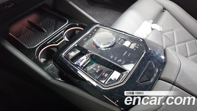 BMW 5-Series 2026 — photo 12