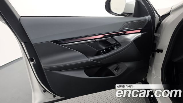 BMW 5-Series 2026 — photo 14