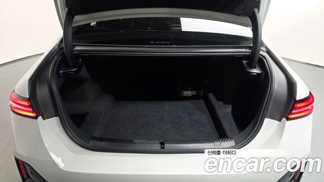 BMW 5-Series 2026 — photo 32
