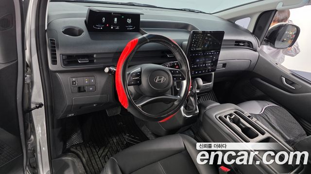 Hyundai Staria 2025 — photo 7