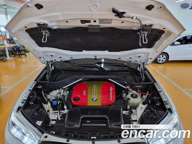 BMW X6 2018 — photo 18
