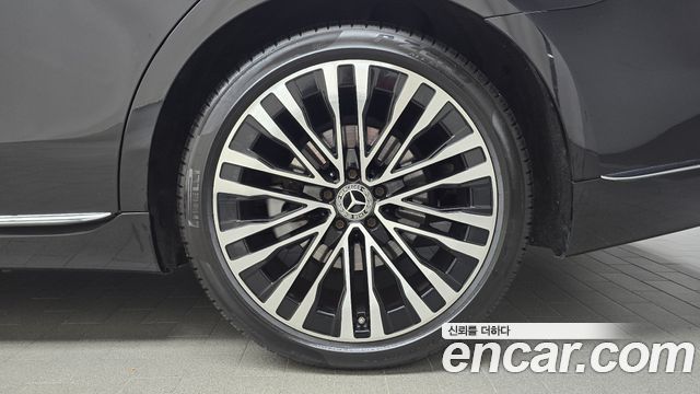 Mercedes-Benz S-Class 2022 — photo 7