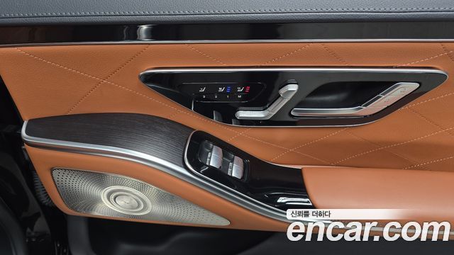 Mercedes-Benz S-Class 2022 — photo 30