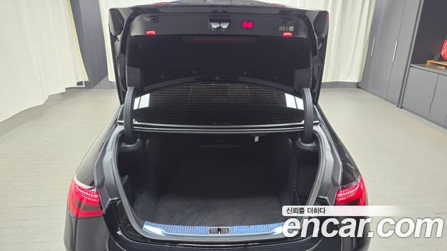 Mercedes-Benz S-Class 2022 — photo 32