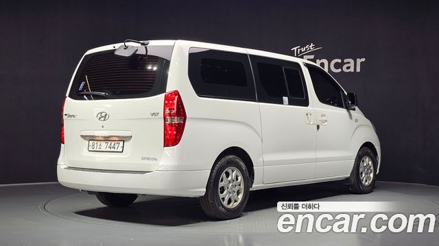 Hyundai Starex 2015 — photo 2