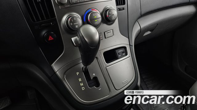 Hyundai Starex 2015 — photo 9