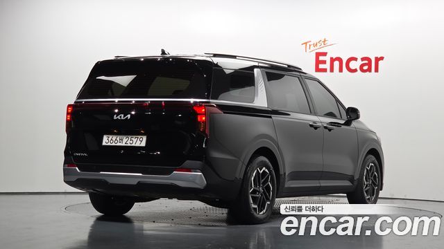 Kia Canival 2025 — photo 2