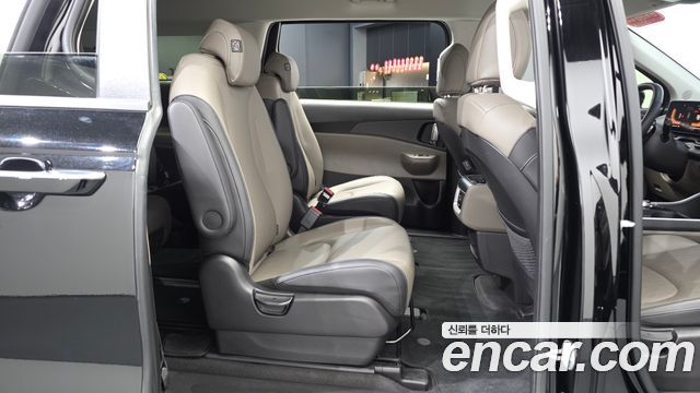 Kia Canival 2025 — photo 18