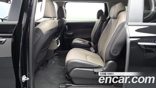 Kia Canival 2025 — photo 16