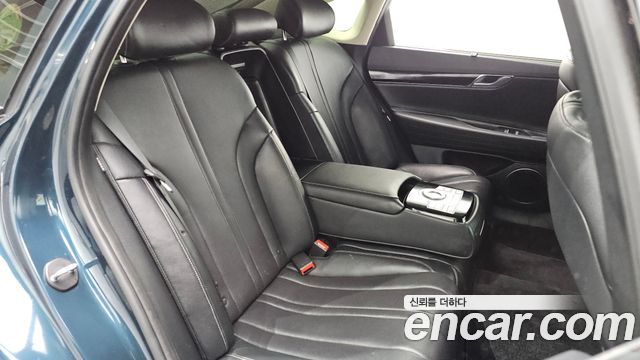 Genesis G80 2022 — photo 17