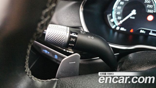 Genesis G80 2022 — photo 29