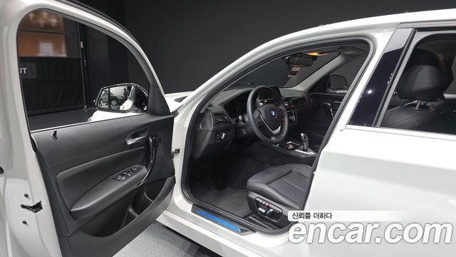 BMW 1-Series 2019 — photo 13