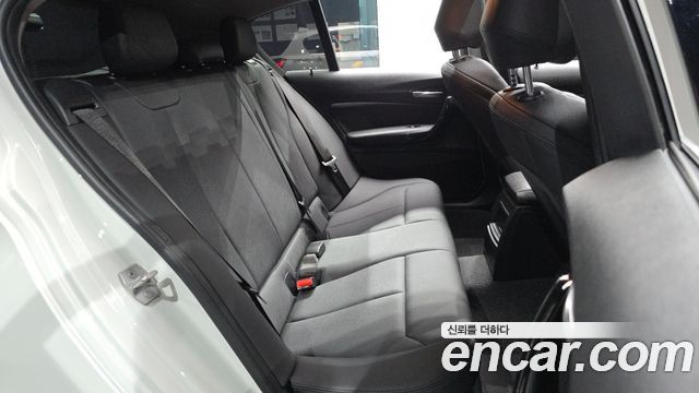 BMW 1-Series 2019 — photo 18