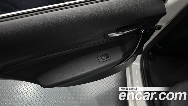 BMW 1-Series 2019 — photo 15