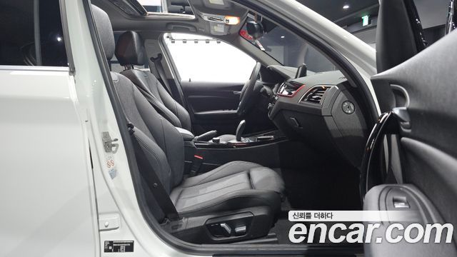 BMW 1-Series 2019 — photo 16
