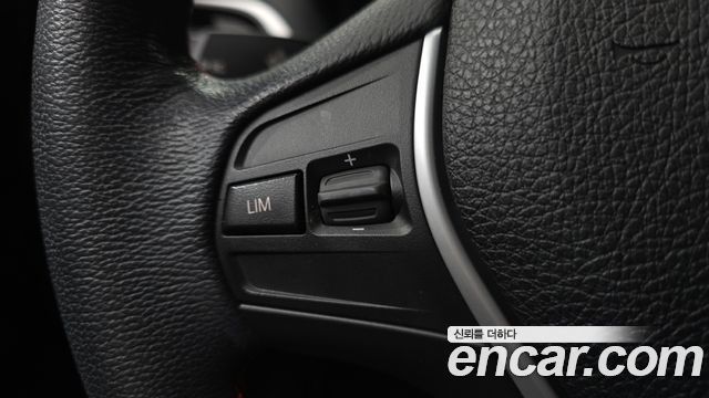 BMW 1-Series 2019 — photo 32