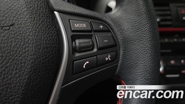 BMW 1-Series 2019 — photo 33