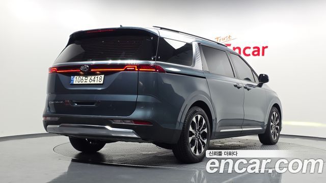 Kia Canival 2021 — photo 2